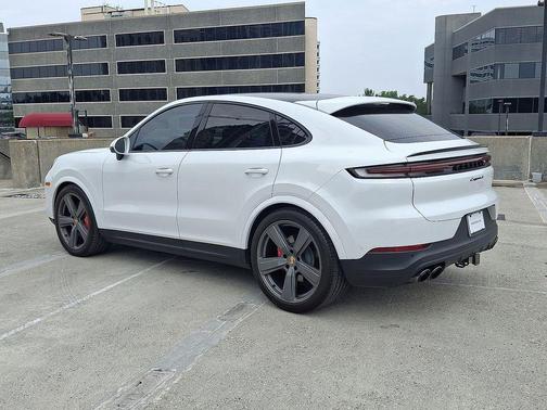 2024 Porsche Cayenne S