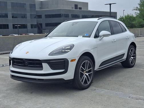 Carrara White Metallic 2026 Porsche Macan Macan