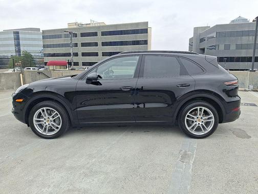 2023 Porsche Cayenne S