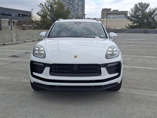 2025 Porsche Macan 