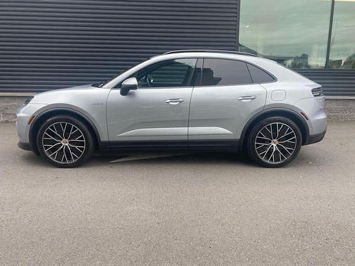 Silver Metallic 2025 Porsche Macan Macan Electric