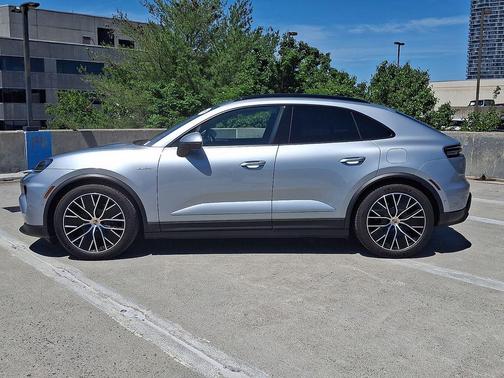 Silver Metallic 2025 Porsche Macan Macan Electric