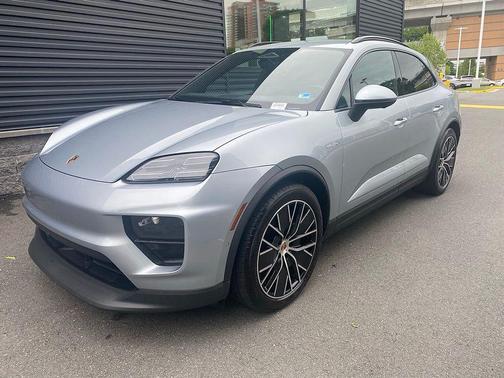 Silver Metallic 2025 Porsche Macan Macan Electric