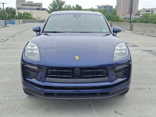 2025 Porsche Macan T