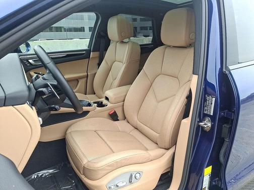 2025 Porsche Macan T