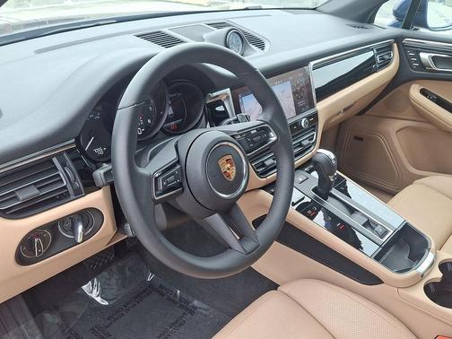2025 Porsche Macan T