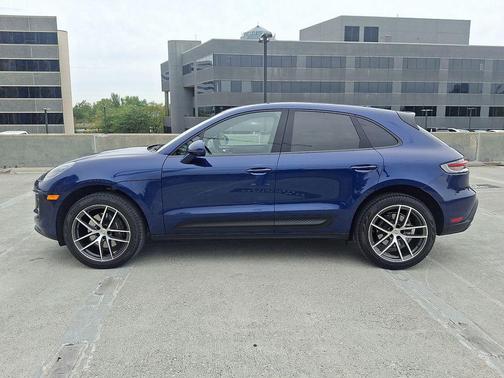 2025 Porsche Macan T