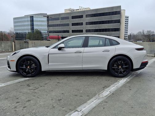 2026 Porsche Panamera 