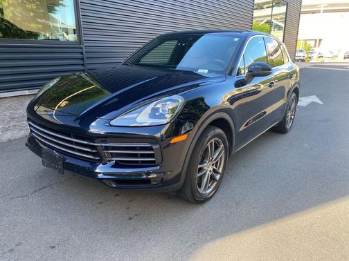 Moonlight Blue 2023 Porsche Cayenne Cayenne