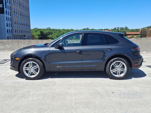 Volcano Grey Metallic 2026 Porsche Macan Macan