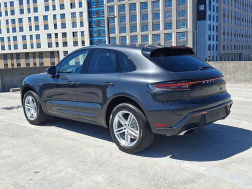 Volcano Grey Metallic 2026 Porsche Macan Macan