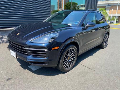 Moonlight Blue Metallic 2019 Porsche Cayenne Cayenne