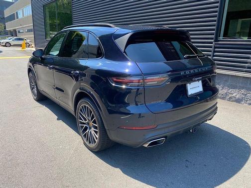 Moonlight Blue Metallic 2019 Porsche Cayenne Cayenne