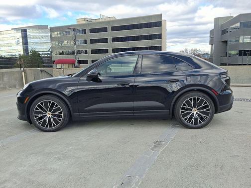2025 Porsche Macan 4