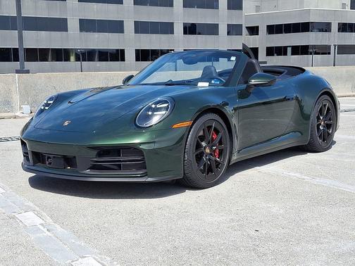 Oak Green Metallic Neo 2026 Porsche 911 911 Carrera S