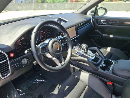 Grey 2022 Porsche Cayenne Cayenne