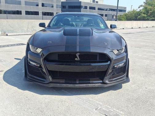 2022 Ford Shelby GT500 Base