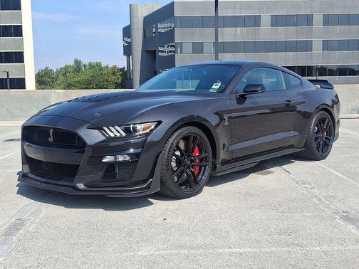 2022 Ford Shelby GT500 Base