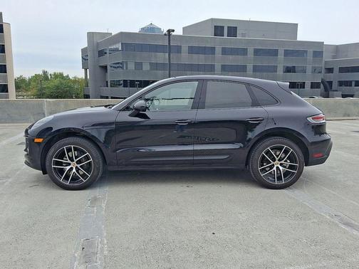 2025 Porsche Macan T