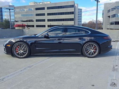 2017 Porsche Panamera Turbo