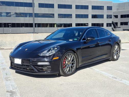 2017 Porsche Panamera Turbo