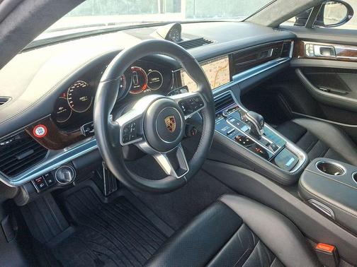 2017 Porsche Panamera Turbo