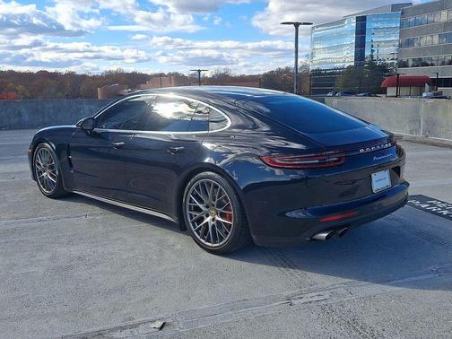 2017 Porsche Panamera Turbo