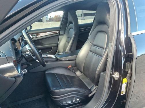 2017 Porsche Panamera Turbo