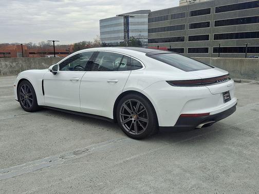 2024 Porsche Panamera 