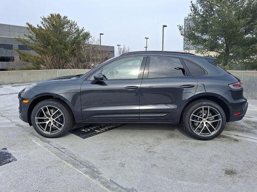 2025 Porsche Macan T