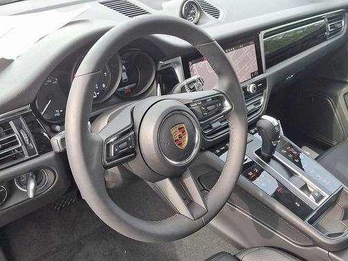 2025 Porsche Macan T