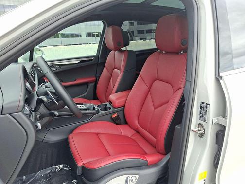 2026 Porsche Macan S