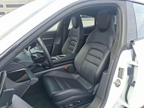 2022 Porsche Taycan Turbo S