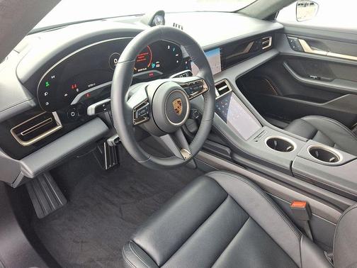 2022 Porsche Taycan Turbo S