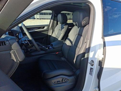 2025 Porsche Cayenne Cayenne