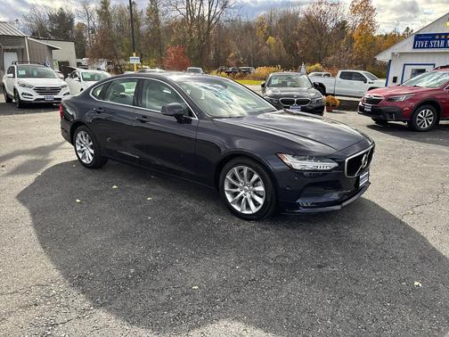 2017 Volvo S90 T6 Momentum