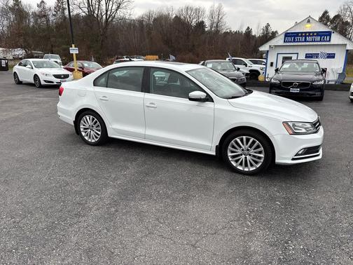 2015 Volkswagen Jetta Auto SE w/Connectivity/Navigation