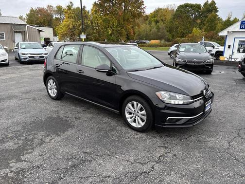 2018 Volkswagen Golf TSI SE