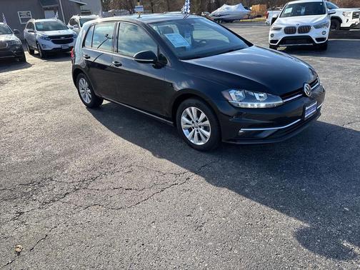 2018 Volkswagen Golf TSI SE
