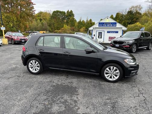 2018 Volkswagen Golf TSI SE