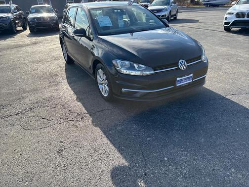 2018 Volkswagen Golf TSI SE