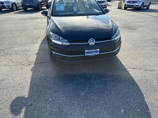 2018 Volkswagen Golf TSI SE