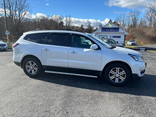2017 Chevrolet Traverse 2LT