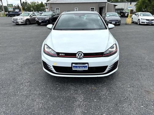 2016 Volkswagen Golf GTI 2.0T SE 4-Door