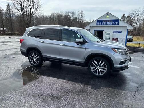 Lunar Silver Metallic 2016 Honda Pilot Touring