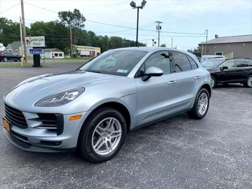2021 Porsche Macan Base