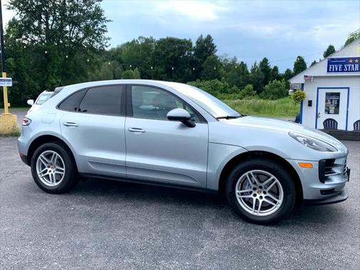 2021 Porsche Macan Base