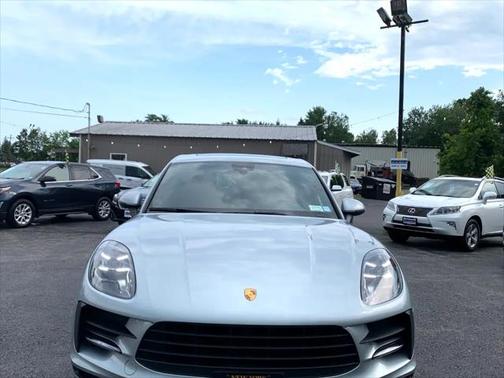 2021 Porsche Macan Base