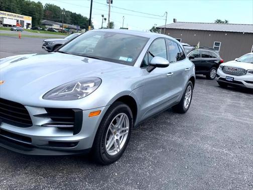 2021 Porsche Macan Base