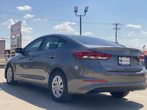 Machine Gray 2018 Hyundai ELANTRA SE